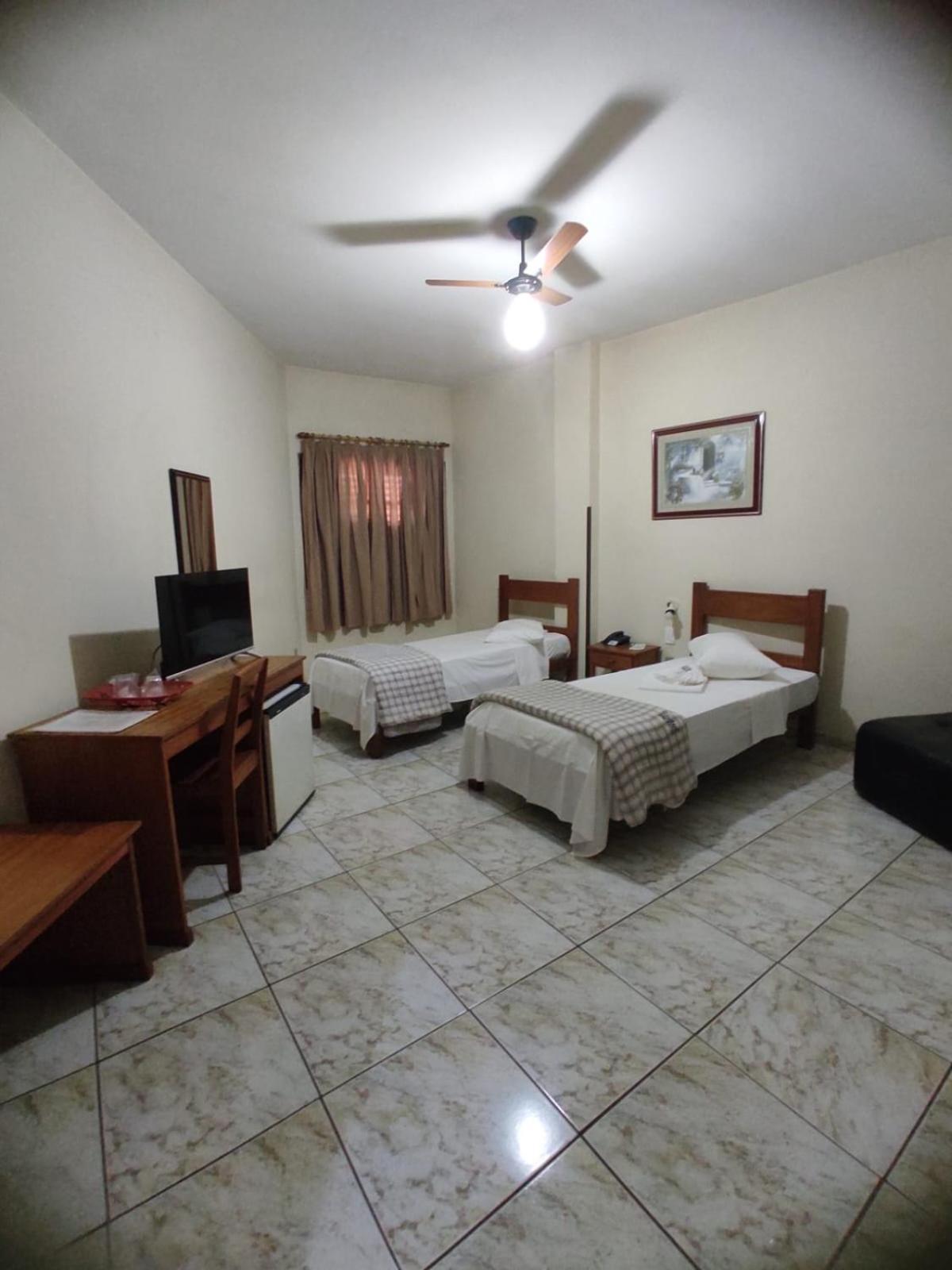 Hotel Sao Lucas Алфенас Екстериор снимка